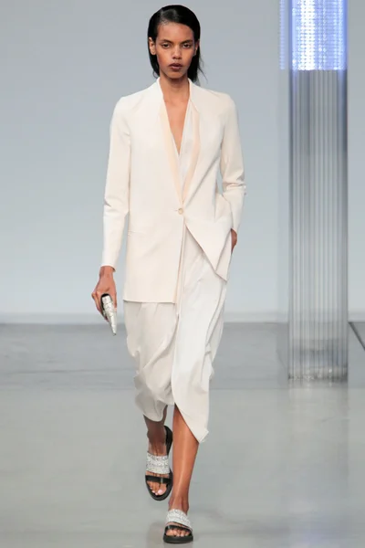 Look 10